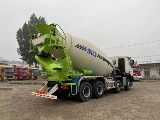 Temps de charge élevé 12 camions de mélange de béton cubes pour les ateliers de matériaux de construction Efficacité