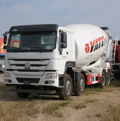 Camion lourd national HOWO 8X4 5.5 Carré Camion mélangeur de béton et capacité de 2-25m3
