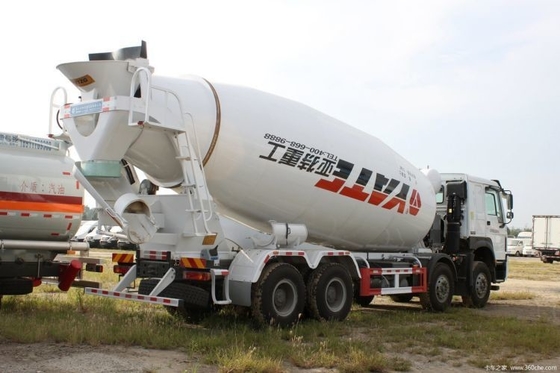 Camion lourd national HOWO 8X4 5.5 Carré Camion mélangeur de béton et capacité de 2-25m3