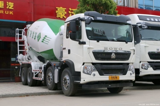 Magasins de matériaux de construction utilisés SinotruK HOWO T5G 340HP 8X4 7.37 Carré
