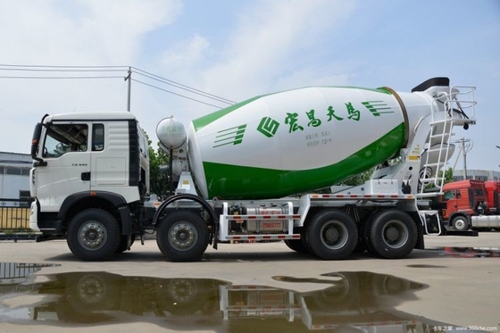 Sinotruk HOWO TX6 340 HP 8X4 7,37 Carré camion de mélangeur de béton pour les besoins du client