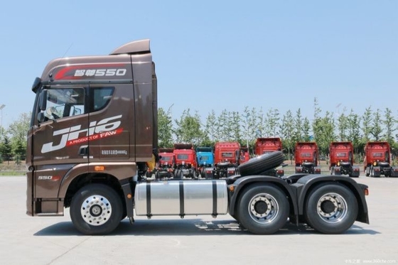 Jiefang JH6 6x4 4x2 8x4 Tracteur avec suspension pneumatique siège du conducteur et système multimédia