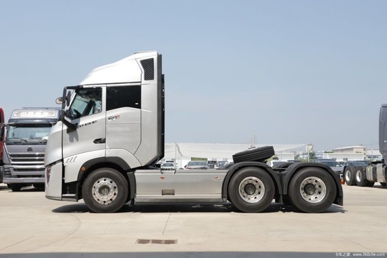 Capacité de charge élevée 570 chevaux Yellow River X7 camion lourd 6X4 AMT tracteur automatique 23 ans