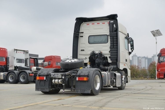 À gauche, Dongfeng Tianlong KX 4*2 6*4 Tête de tracteur GNL avec contrôle de stabilité