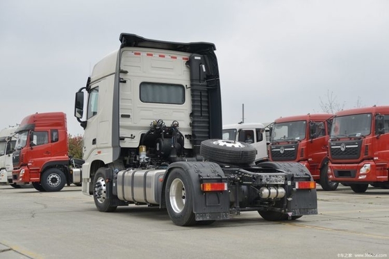 À gauche, Dongfeng Tianlong KX 4*2 6*4 Tête de tracteur GNL avec contrôle de stabilité