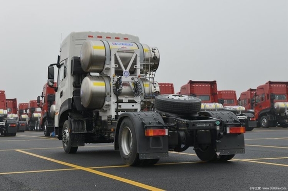 Stock Dongfeng Tianlong KL Truck lourd 4*2 6*4 Tête de traction pour le siège du conducteur normal