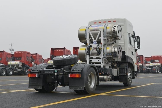 Stock Dongfeng Tianlong KL Truck lourd 4*2 6*4 Tête de traction pour le siège du conducteur normal