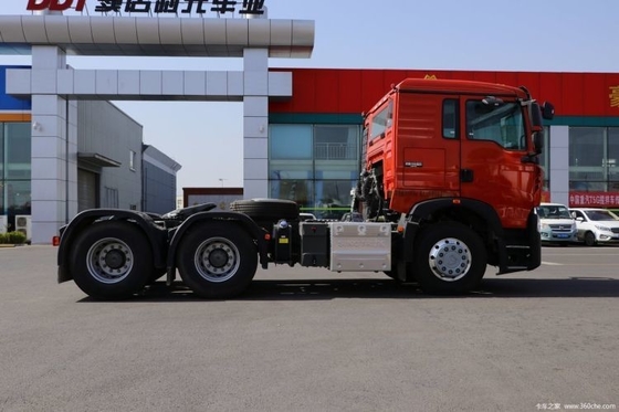 SinotruK HOWO TX7 lourd camion GNL GNC 4*2 camion de traction véhicule de transport logistique