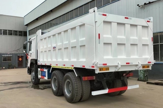 Direction droite camion lourd national utilisé HOWOV7 6X4 440HP camion de décharge 5,8m voiture spéciale
