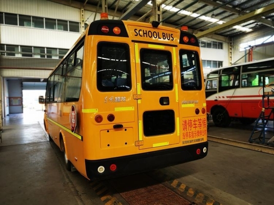 24 sièges Dongfeng bus scolaire avec 85 puissance maximale et 6-8L de capacité du moteur