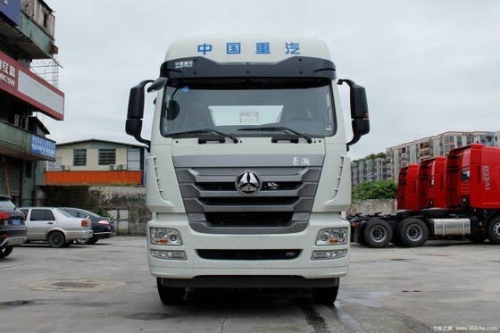 12 Changement vers l'avant SinotruK Haohan J7G 4*2 6*4 CHG GNL Tête de traction spéciale du camion