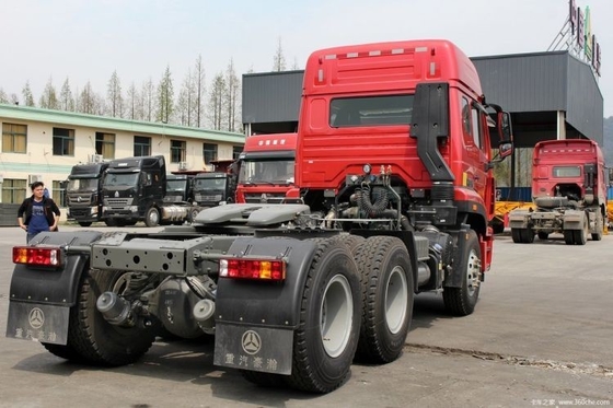 SinotruK Haohan J7B 4*2 6*4 camion de traction au GNL à CHG avec une capacité de réservoir de carburant de 400 à 500 litres