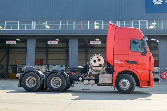 6 cylindres HOWO TH7 4*2 6*4 Tracteur CHG Tête de camion GNL pour le transport de marchandises dangereuses