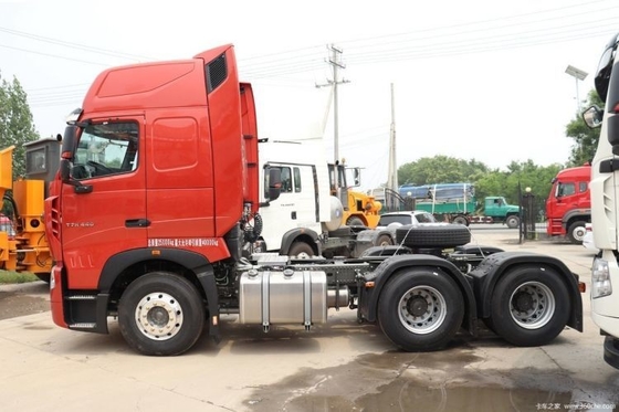 Sinotruk HOWO T7H 440HP 6X4 Tracteur chimique dangereux avec une capacité de réservoir de carburant de 500-600L