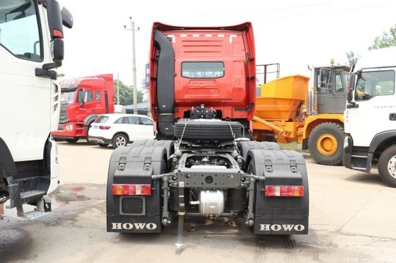 Sinotruk HOWO T7H 440HP 6X4 Tracteur chimique dangereux avec une capacité de réservoir de carburant de 500-600L