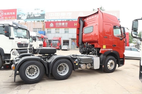 Sinotruk HOWO T7H 440HP 6X4 Tracteur chimique dangereux avec une capacité de réservoir de carburant de 500-600L