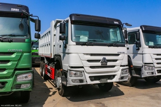 6.8X2.35X1.5 Réservoir de chargement 8X4 371 chevaux 375 chevaux HOWO-70 km Camion à décharge avec roue motrice 6x4