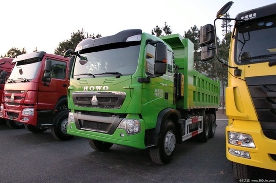 Camion lourd national HOWO T5G 6X4 5,8 m Camion à décharge avec une capacité de moteur de 310 ch et 2 passagers