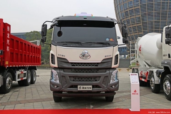 Dongfeng Liuqi Chenglong H5 310 HP 6X4 tête de camion de traction avec le numéro de changement arrière 2