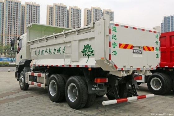 Dongfeng Liuqi Chenglong H5 310 HP 6X4 tête de camion de traction avec le numéro de changement arrière 2