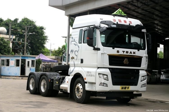 Sinotruk SITRAK C7H 6X4 440 chevaux camion lourd pour le transport de produits chimiques dangereux à un