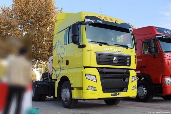 Sinotruk SITRAK C7H 430 HP 6X4 Tête de camion remorqué au GNL à demi rangée rangées de sièges et ABS