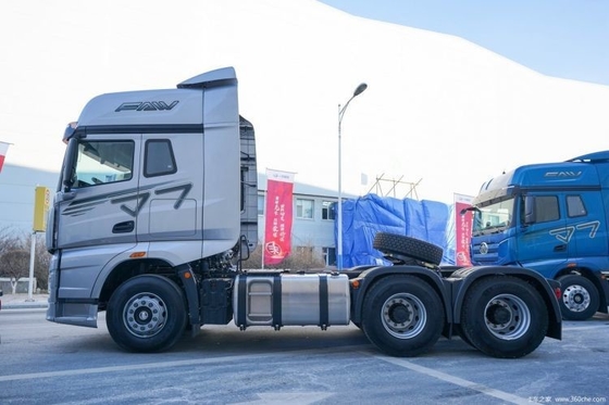 FAW Jiefang J7 Camion lourd 560HP 6X4 Grand camion de traction avec système multimédia
