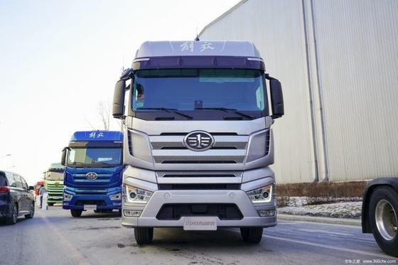 FAW Jiefang J7 Camion lourd 560HP 6X4 Grand camion de traction avec système multimédia