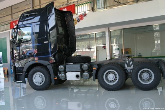 Les véhicules de traction HOWO A7 6x4 d'occasion avec une capacité de réservoir de carburant de 400-500 L et un moteur SINOTRUCK