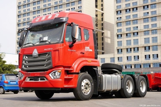 Tête de tracteur de camion lourd à chaud d'occasion 6X4 SINOTRUCK HOWo N7W avec 2 changements en arrière