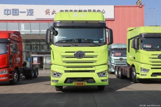 FAW Jiefang J7 camion lourd 6X4 GNL camion de traction 530 chevaux moteur et contrôle de vitesse ACC