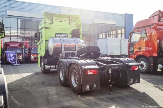 FAW Jiefang J7 camion lourd 6X4 GNL camion de traction 530 chevaux moteur et contrôle de vitesse ACC