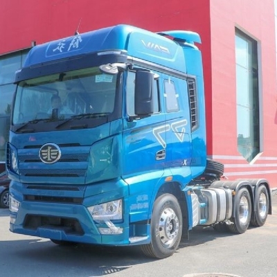 FAW Jiefang J7 GNL CHG 371 375HP 4*2 6*4 6*2 Tracteur de charge à vitesse maximale de 120 km/h