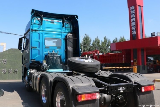 FAW Jiefang J7 GNL CHG 371 375HP 4*2 6*4 6*2 Tracteur de charge à vitesse maximale de 120 km/h