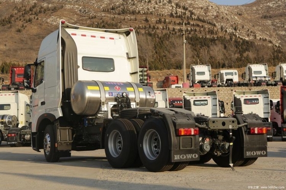 Roue motrice 6X4 SinoTRUK HOWO T7H LNG Tracteur camion 440HP pour le transport logistique