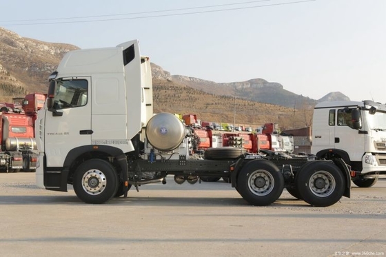 Roue motrice 6X4 SinoTRUK HOWO T7H LNG Tracteur camion 440HP pour le transport logistique