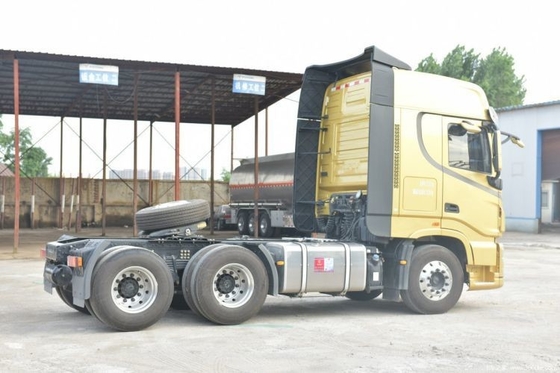2 Changement en arrière Dongfeng Tianlong KX 520hp 6X4 Tracteur tête de camion pour le segment des camions lourds