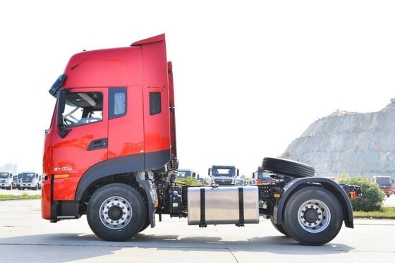 Trois rangées de sièges rangées Dongfeng Tianlong KL 385 HP 4X2 camions tracteurs avec écran tactile