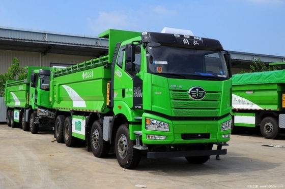 Conduite à droite, type 12 à virage vers l'avant, numéro 460 chevaux, 8x4 6,5 m. Camion à ordures pour boutique.