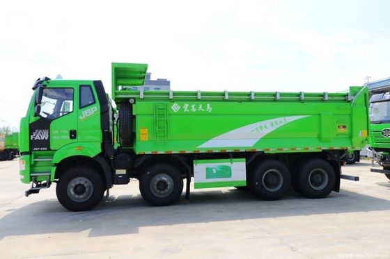Conduite à droite, type 12 à virage vers l'avant, numéro 460 chevaux, 8x4 6,5 m. Camion à ordures pour boutique.