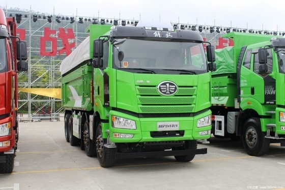 FAW Jiefang J6P camions lourds 420 chevaux 8x4 6,5m camions de décharge pour le réservoir de carburant capacité 300-400L
