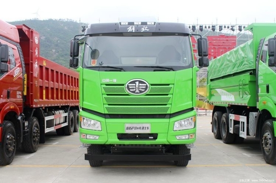 FAW Jiefang J6P camions lourds 420 chevaux 8x4 6,5m camions de décharge pour le réservoir de carburant capacité 300-400L