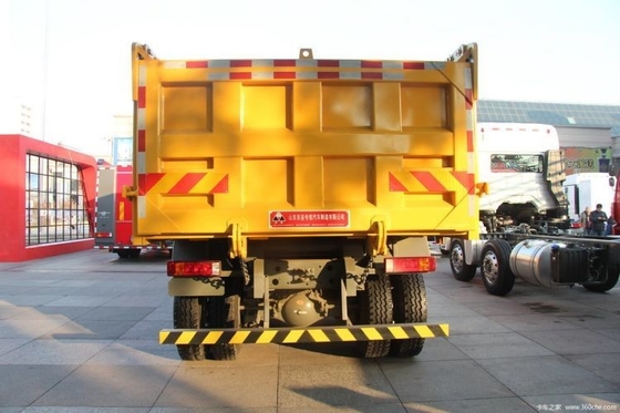 10 Changement vers l'avant SINOTRUCK Haohan J5G 310hp 6X4 5,8m camion de décharge à une compétition