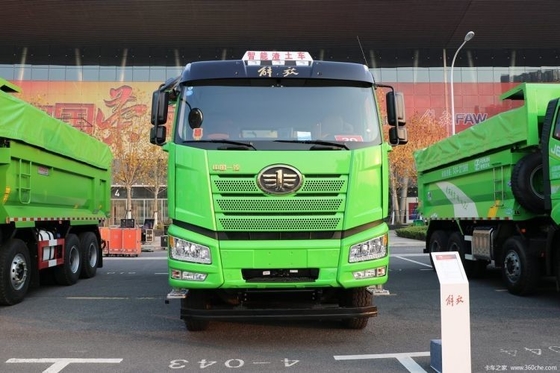 Carburant- 2020 Faw Jiefang J6P camions lourds 8X4 5,6m camions de décharge pour vos besoins commerciaux