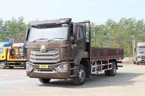 23 chaudes boutique voitures d'occasion SINOTRUCK HOWo NX carte moyenne 220 chevaux 4x2 6,75m Hurdle Truck