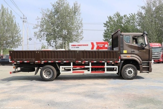 23 chaudes boutique voitures d'occasion SINOTRUCK HOWo NX carte moyenne 220 chevaux 4x2 6,75m Hurdle Truck