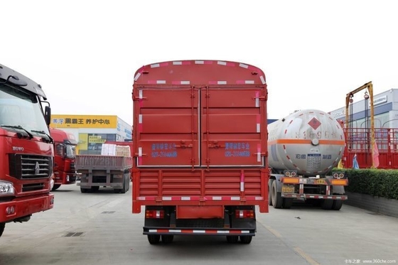 Sinotruk HOWO Commander 220HP 6.75m camion cargo avec une capacité de réservoir de carburant de 300-400L