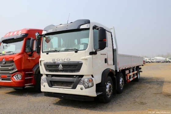 Camion à clôture à chaud de 6x2 7,8 m Sinotruk HOWO T5G Camion lourd de 270 chevaux avec dimension de réservoir de chargement