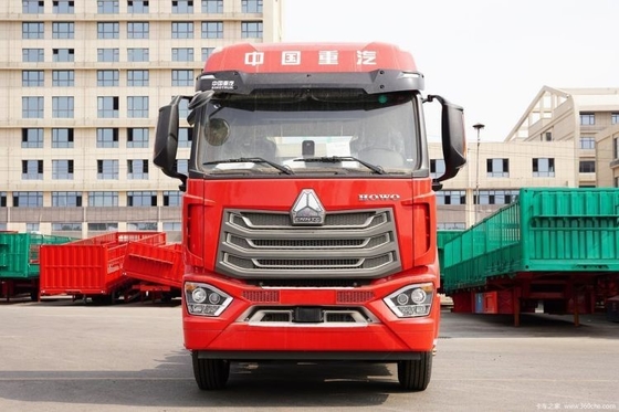 Tracteur d'occasion pour véhicules lourds HOWO NX 6X4 d'une capacité de réservoir de carburant ≥ 600 L et fenêtres automatiques