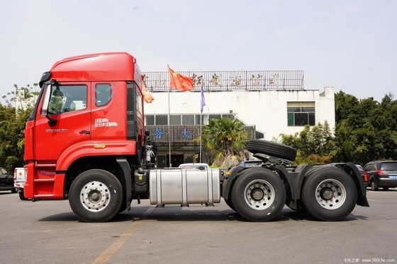 Tracteur d'occasion pour véhicules lourds HOWO NX 6X4 d'une capacité de réservoir de carburant ≥ 600 L et fenêtres automatiques